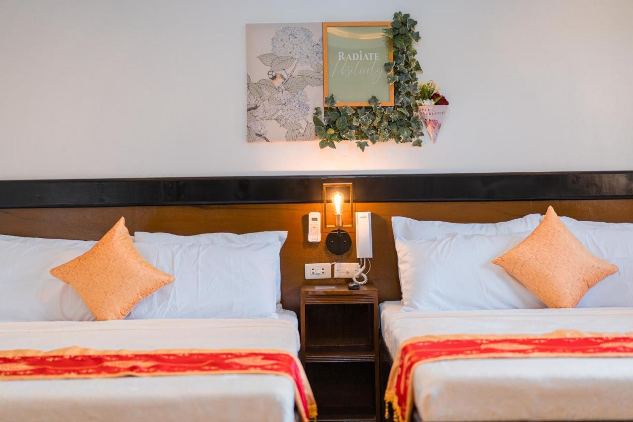 Island Wanderers Inn Корон Екстериор снимка