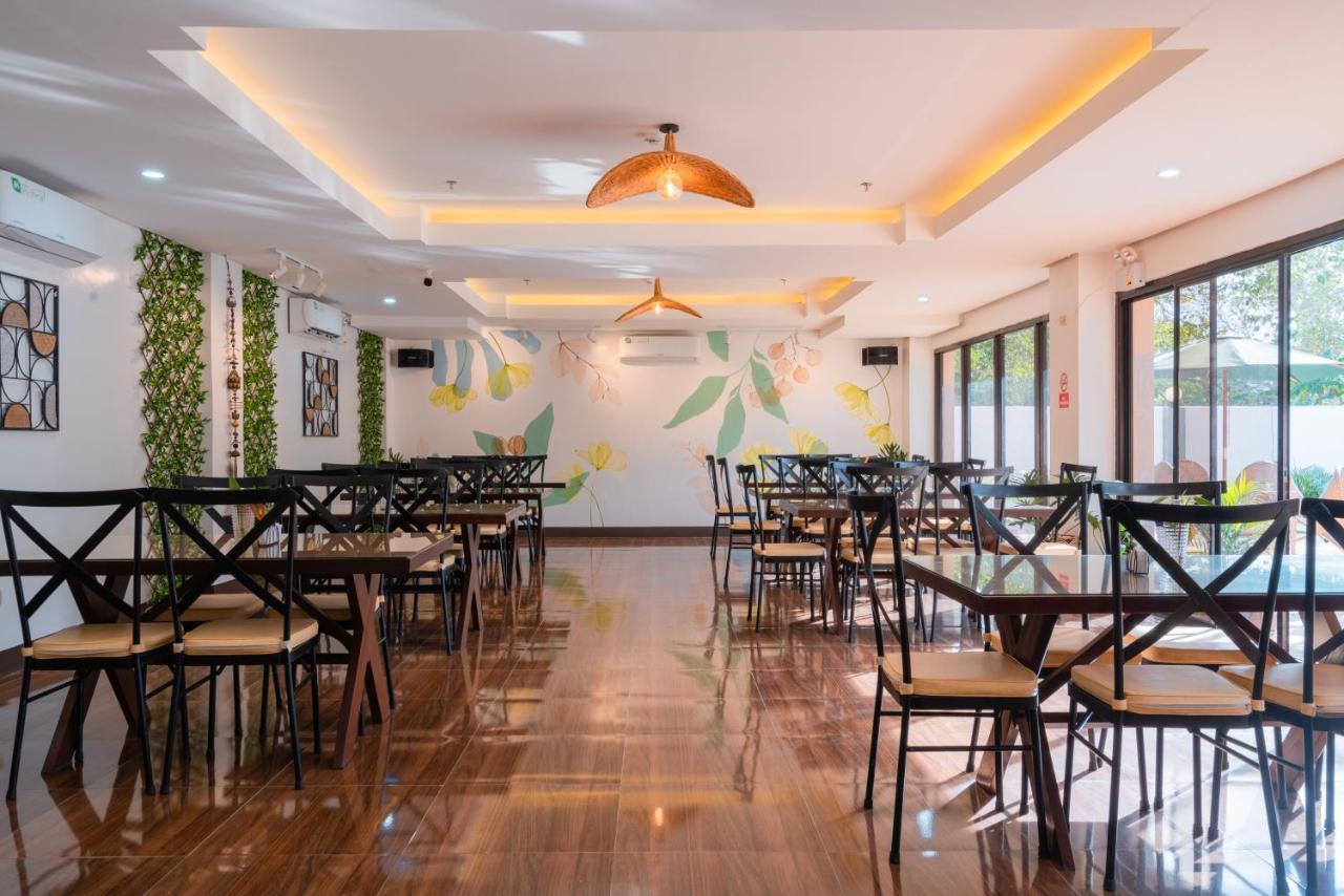 Island Wanderers Inn Корон Екстериор снимка