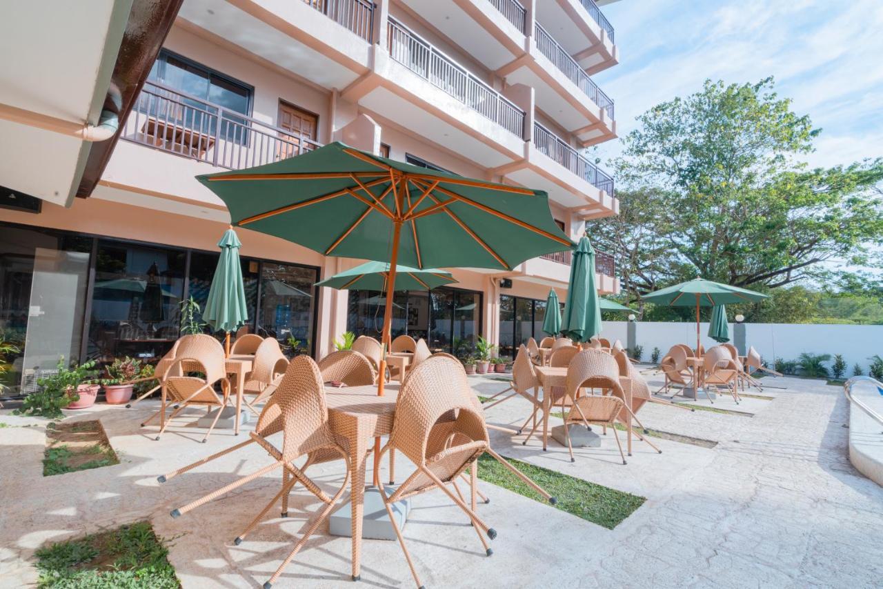 Island Wanderers Inn Корон Екстериор снимка