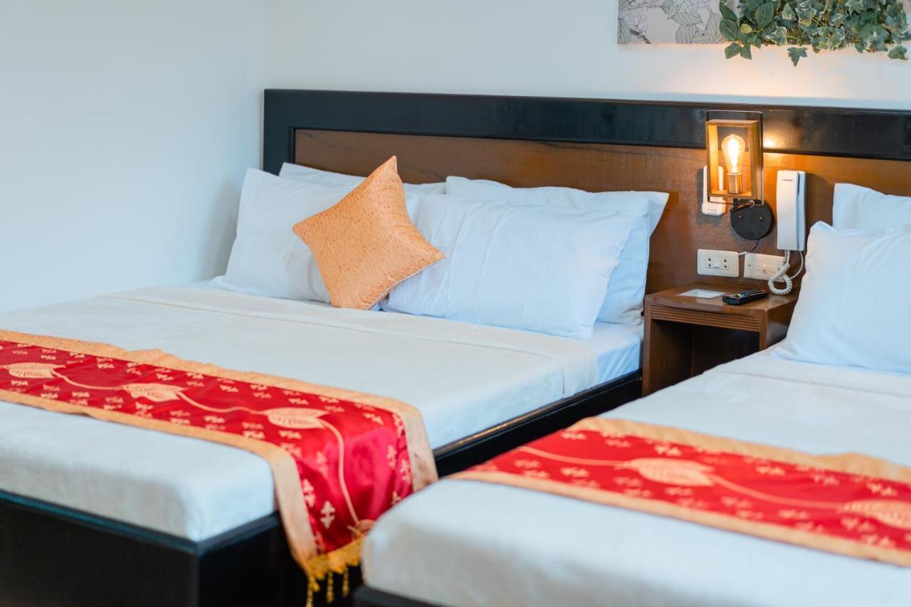 Island Wanderers Inn Корон Екстериор снимка